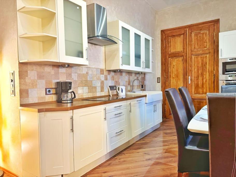 Ultra Central Apartment / 10 Ppl Budapest Exterior foto