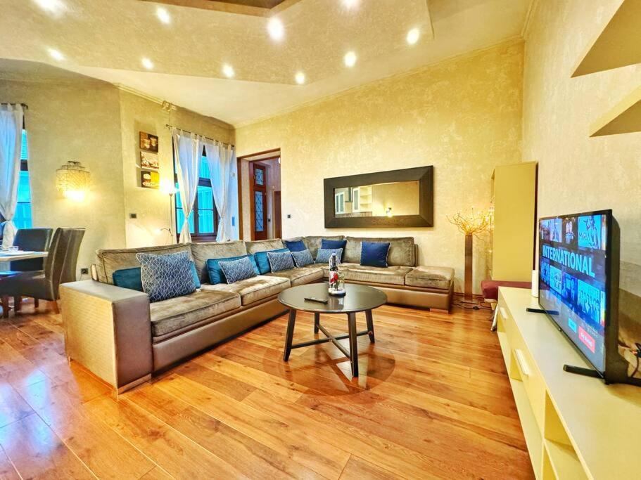Ultra Central Apartment / 10 Ppl Budapest Exterior foto